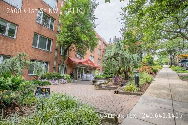 2400 41st St NW in Washington, DC - Building Photo - Building Photo