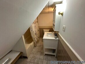 17 Holman St in Boston, MA - Building Photo - Building Photo