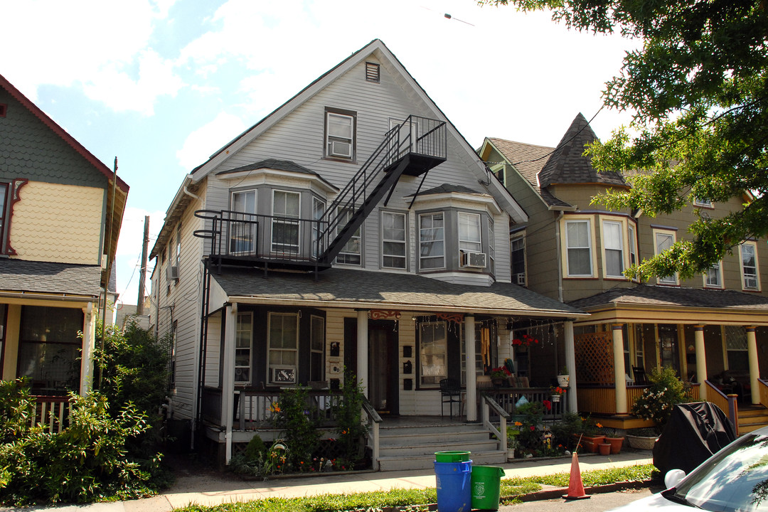 88 Mount Carmel Way in Ocean Grove, NJ - Building Photo