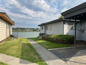 1031 W Lakeside Dr in Moses Lake, WA - Building Photo - Building Photo