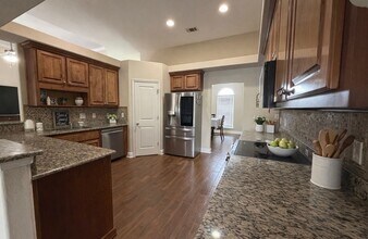 211 Pinque Coat Ct in Crestview, FL - Building Photo - Building Photo