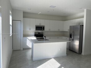 212 SW 159th Ter in Pembroke Pines, FL - Building Photo - Building Photo