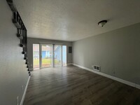 Powell Butte Townhomes in Portland, OR - Foto de edificio - Interior Photo