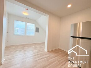 3140 N Kimball Ave, Unit 2 in Chicago, IL - Building Photo - Building Photo