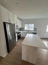 704 Orchards Blvd SW in Edmonton, AB - Building Photo - Building Photo