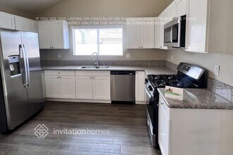 383 Cavos Way in Henderson, NV - Building Photo - Building Photo