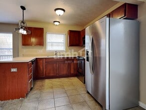 6804 Trevino Way in Florence, KY - Building Photo - Building Photo