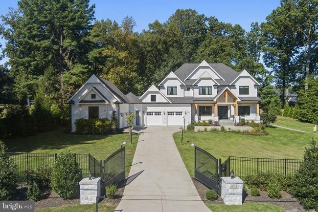 608 Walker Rd