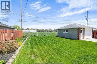 446 St John St in Windsor, ON - Building Photo - Building Photo