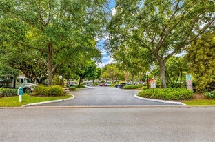 800 Cypress Grove Dr in Pompano Beach, FL - Building Photo