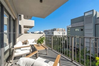 575 Crandon Blvd in Key Biscayne, FL - Building Photo - Building Photo