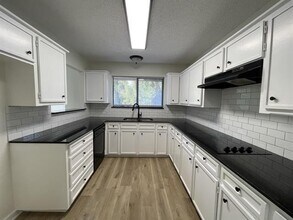 3502 Hialeah Dr in Arlington, TX - Building Photo - Building Photo