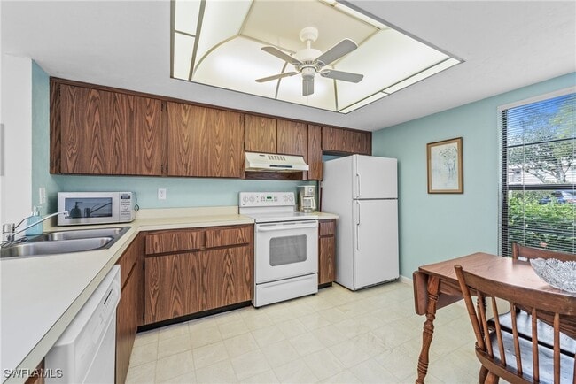 property at 980 Palm View Dr