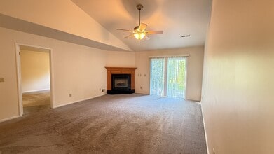 1135 Spearhead Dr in Schenectady, NY - Building Photo - Building Photo