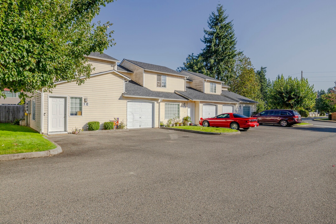 Forest Park Village Apartments in Auburn, WA - Building Photo