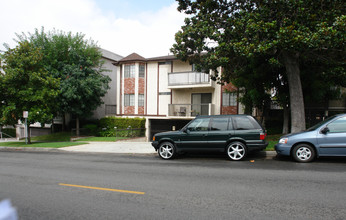 607 E Magnolia Blvd in Burbank, CA - Building Photo - Building Photo