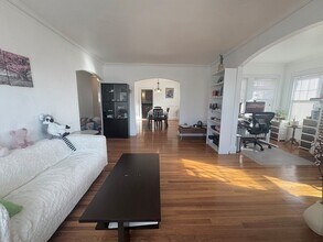 99 Westbourne Terrace, Unit 2 in Brookline, MA - Building Photo - Building Photo