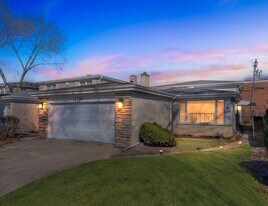 7151 Hamlin Ave in Lincolnwood, IL - Building Photo