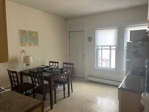 27 Forest St, Unit 27-6 in Cambridge, MA - Building Photo - Building Photo