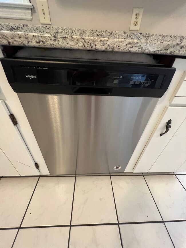 809 Robin Hood Trail in Statesboro, GA - Building Photo - Building Photo