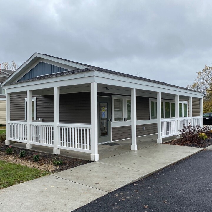 Heather Ridge Apartments & Townhomes in Rock Island, IL - Building Photo