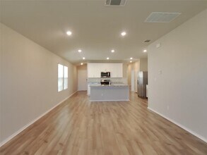 5104 Saddle Clb Dr in Georgetown, TX - Foto de edificio - Building Photo