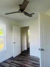214 W Davilla St in Bartlett, TX - Building Photo - Building Photo