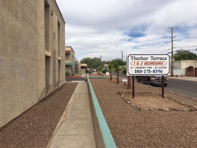 Thurber Terrace in Tucson, AZ - Building Photo - Building Photo