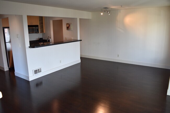 1711 E Olive Wy in Seattle, WA - Building Photo - Building Photo