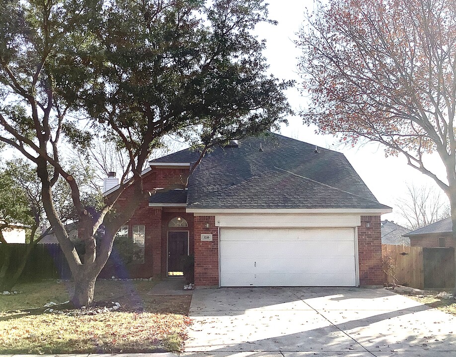 3210 Palos Verdes Dr in Corinth, TX - Building Photo