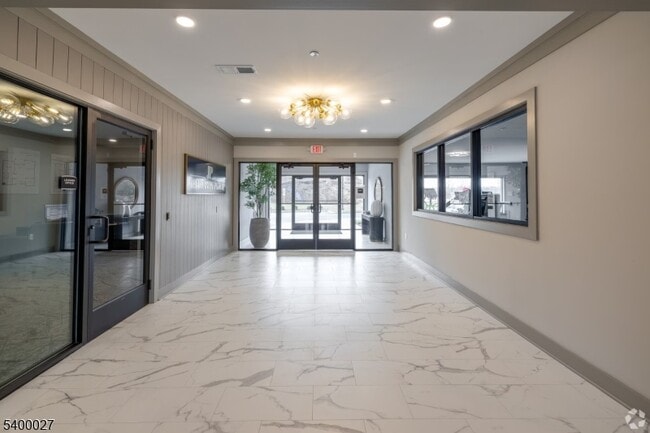 9-9u-1 Hellers Ln in Jefferson, NJ - Building Photo - Building Photo