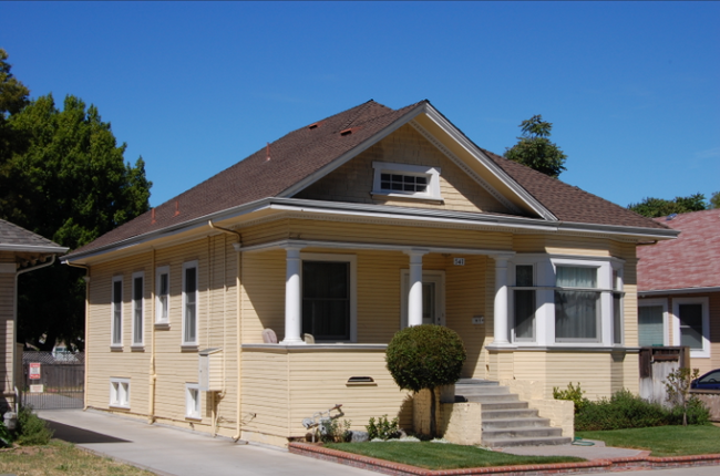 541 Vine St in San Jose, CA - Foto de edificio - Building Photo