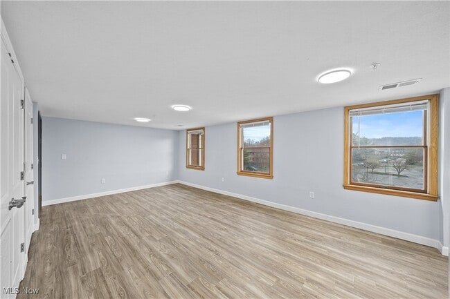 1735 Merriman Rd, Unit 200 in Akron, OH - Building Photo - Building Photo