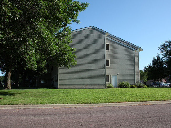 Highland Commons in Arlington, MN - Building Photo - Building Photo