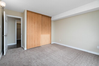 Jasper One Eleven in Edmonton, AB - Building Photo - Building Photo