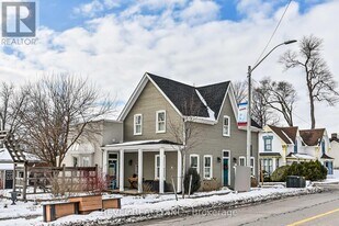 296 Queen St S in Mississauga, ON - Building Photo