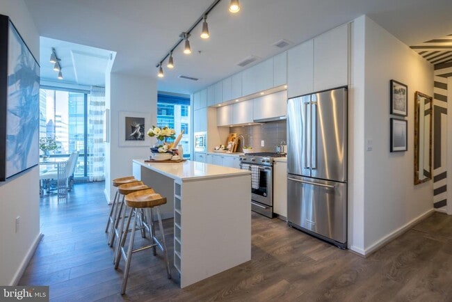 1800 N Lynn St-Unit -2316 in Arlington, VA - Foto de edificio - Building Photo