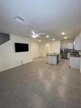 2883 Peony Pr Ln in Wesley Chapel, FL - Building Photo - Building Photo