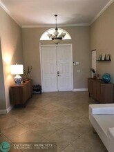 1441 Cardinal Way in Weston, FL - Foto de edificio - Building Photo