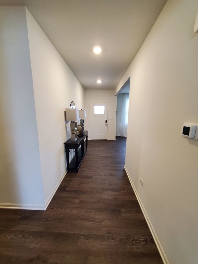 752 Kentshire Cir in Elgin, IL - Building Photo - Building Photo