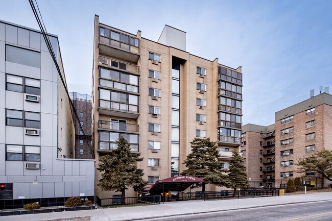 Sunrise Tower in Flushing, NY - Building Photo - Building Photo