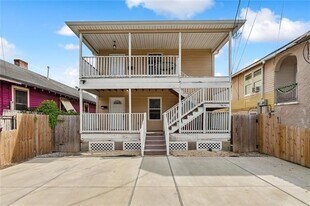 1713 Pauline St in New Orleans, LA - Building Photo