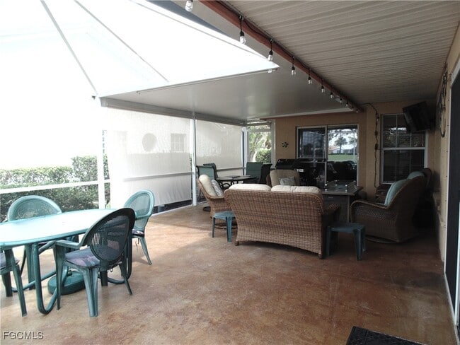 property at 1900 Corona Del Sire Dr