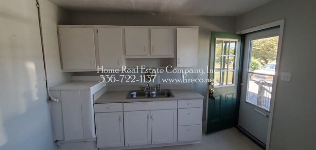 1338 Gray Ave NE in Winston-Salem, NC - Building Photo - Building Photo