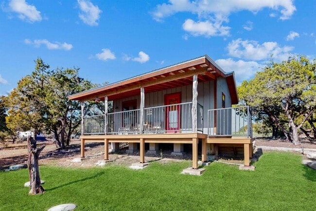property at 961 Buttercup Ln