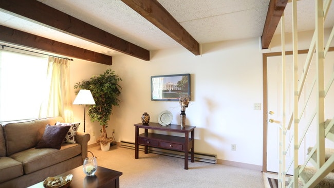 Cherryblossom Way in Reynoldsburg, OH - Building Photo - Interior Photo