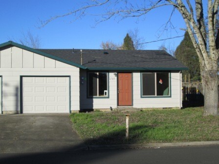 3014 Randi Ln NE in Salem, OR - Foto de edificio