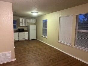 8305 Garcreek Cir, Unit # A and # C in Austin, TX - Building Photo - Building Photo