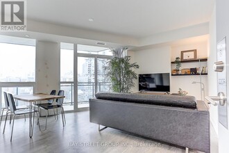 99-1399 John St in Toronto, ON - Building Photo - Building Photo