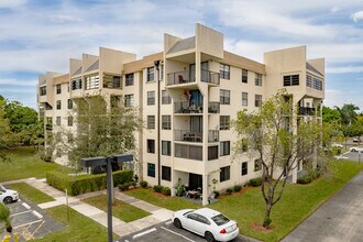 The Gate in Tamarac, FL - Building Photo - Building Photo